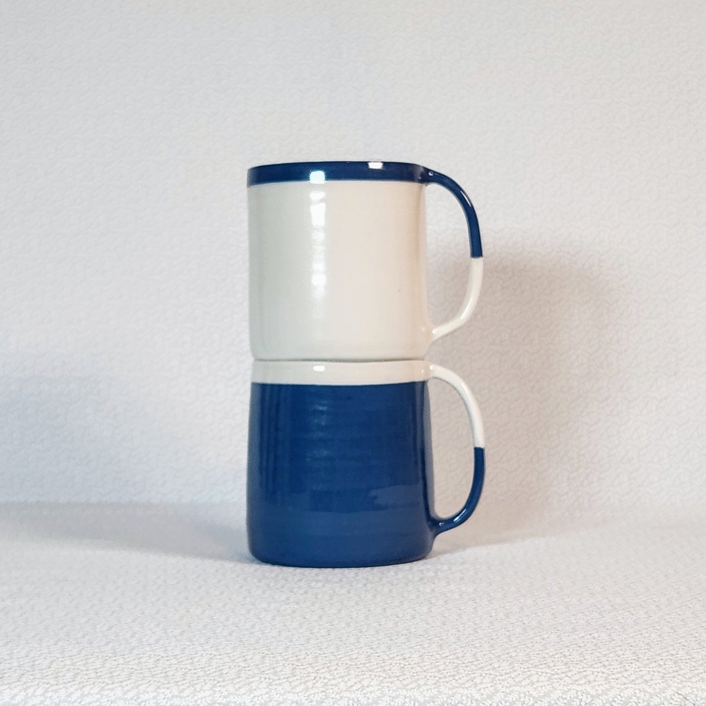 Set of 2 blue and white mugs