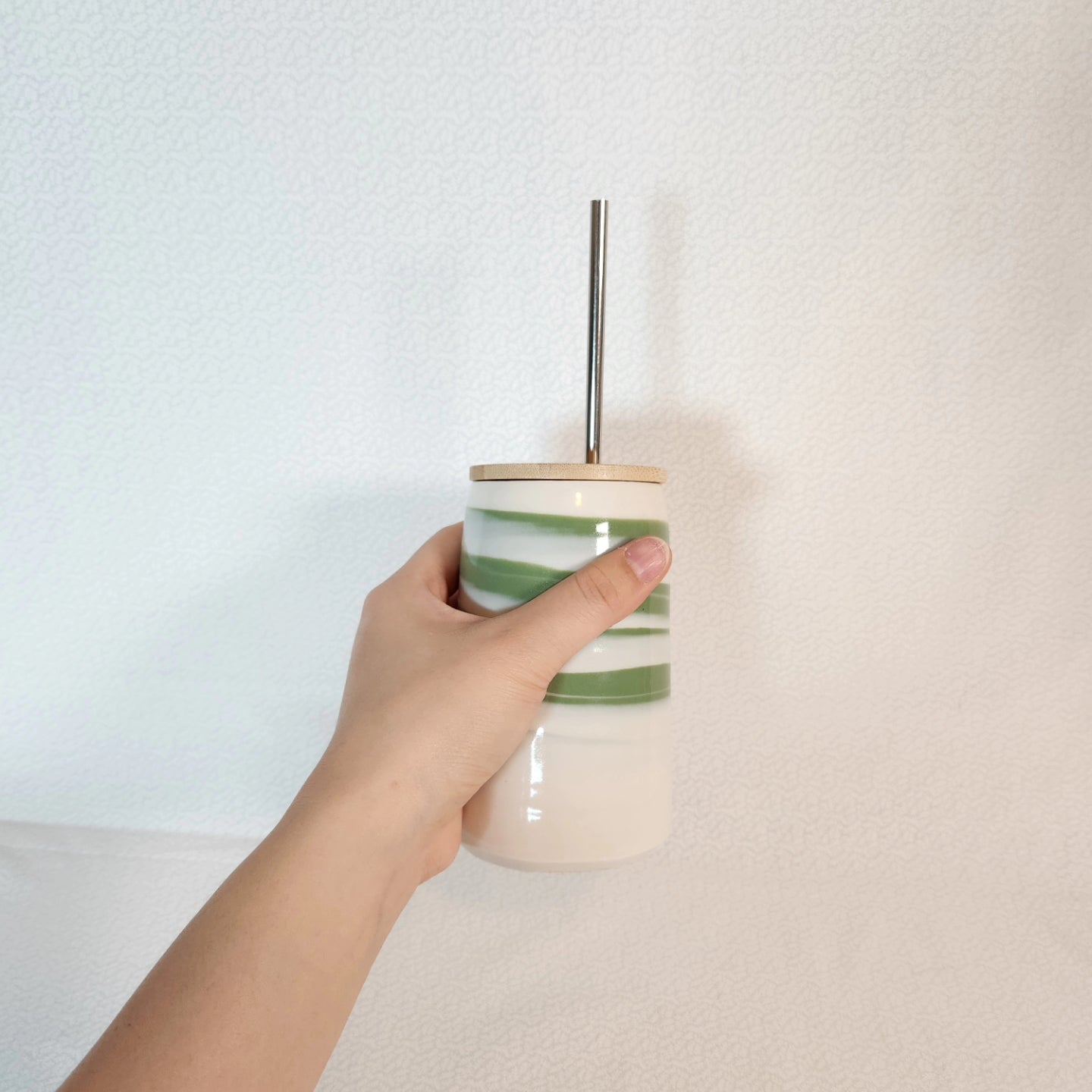 Tumbler with bamboo lid