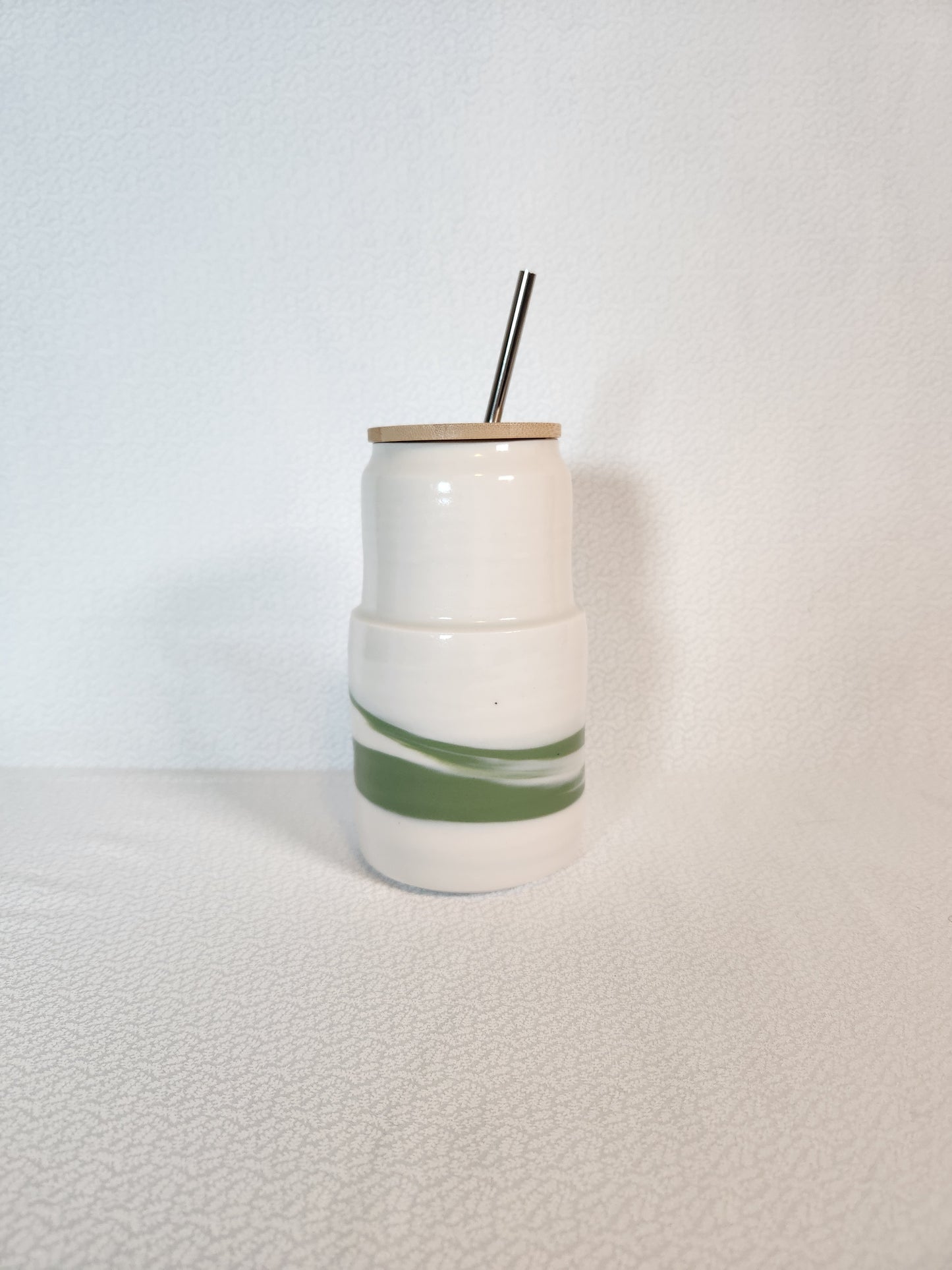 Tumbler with bamboo lid