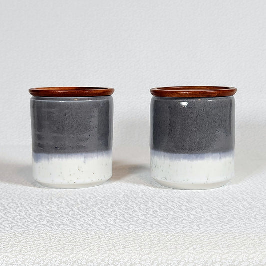 Set of 2 small jars with lids